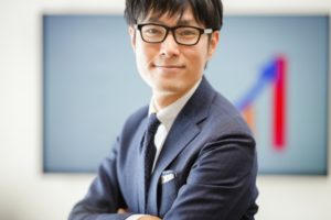 講師